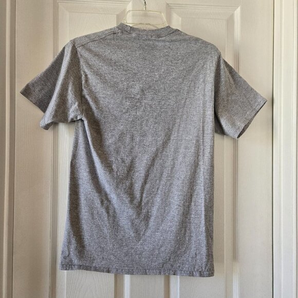 Men's Gray and Blue Batman T-Shirt Sz Small - Picture 2 of 6